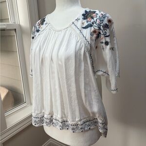 Knox Rose White and Blue Floral Embroidered Top